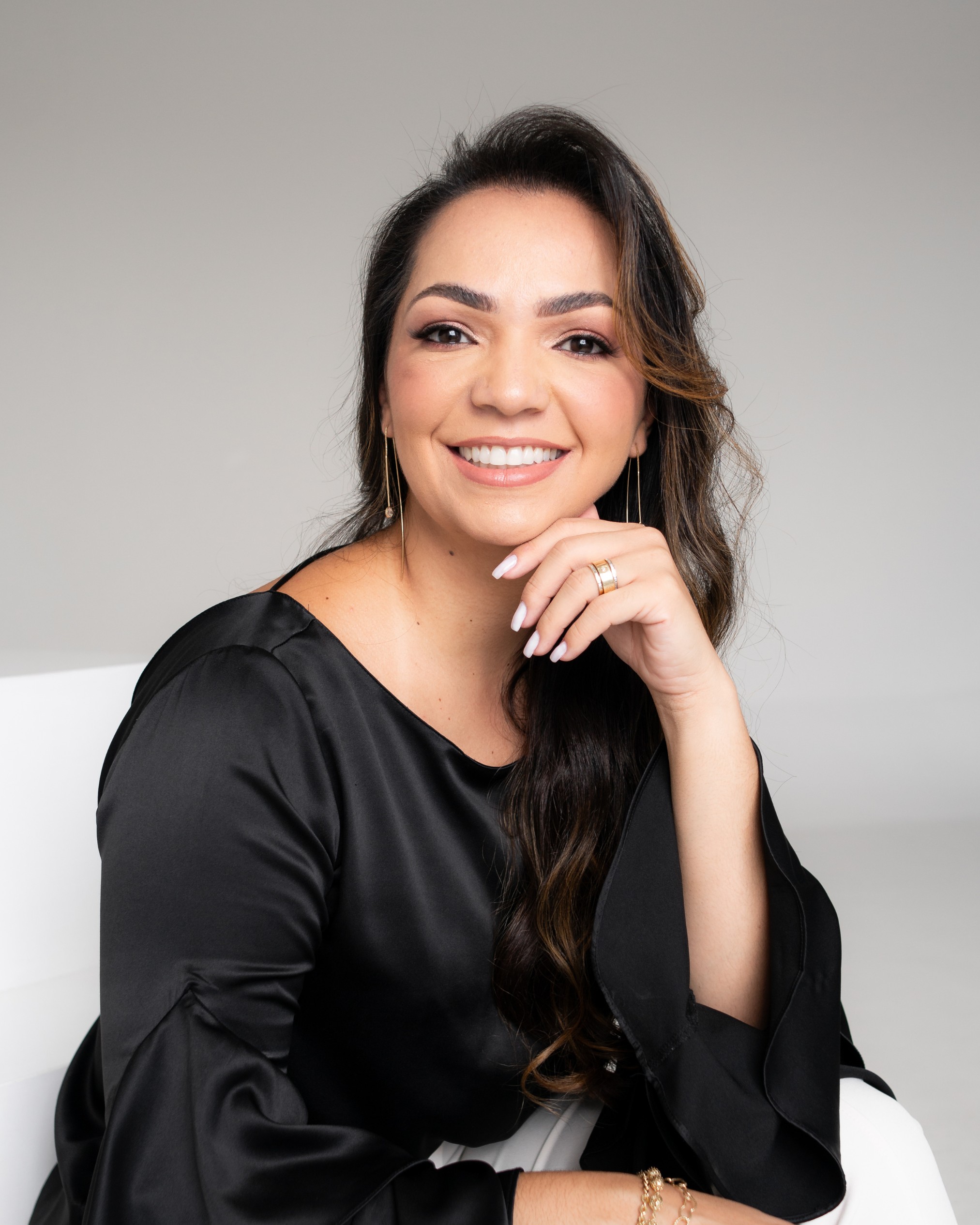 Dra. Alyne Freire - Implantodontista